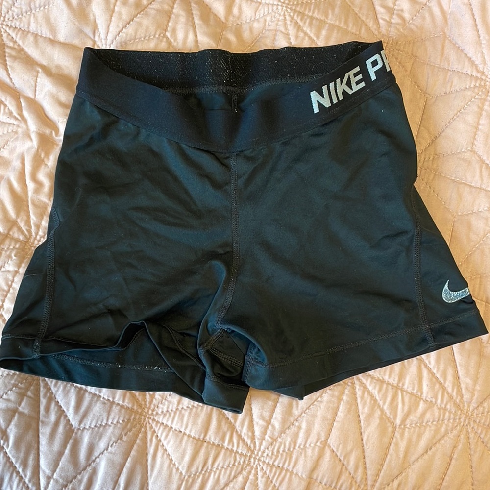 Woman’s nike spandex shorts